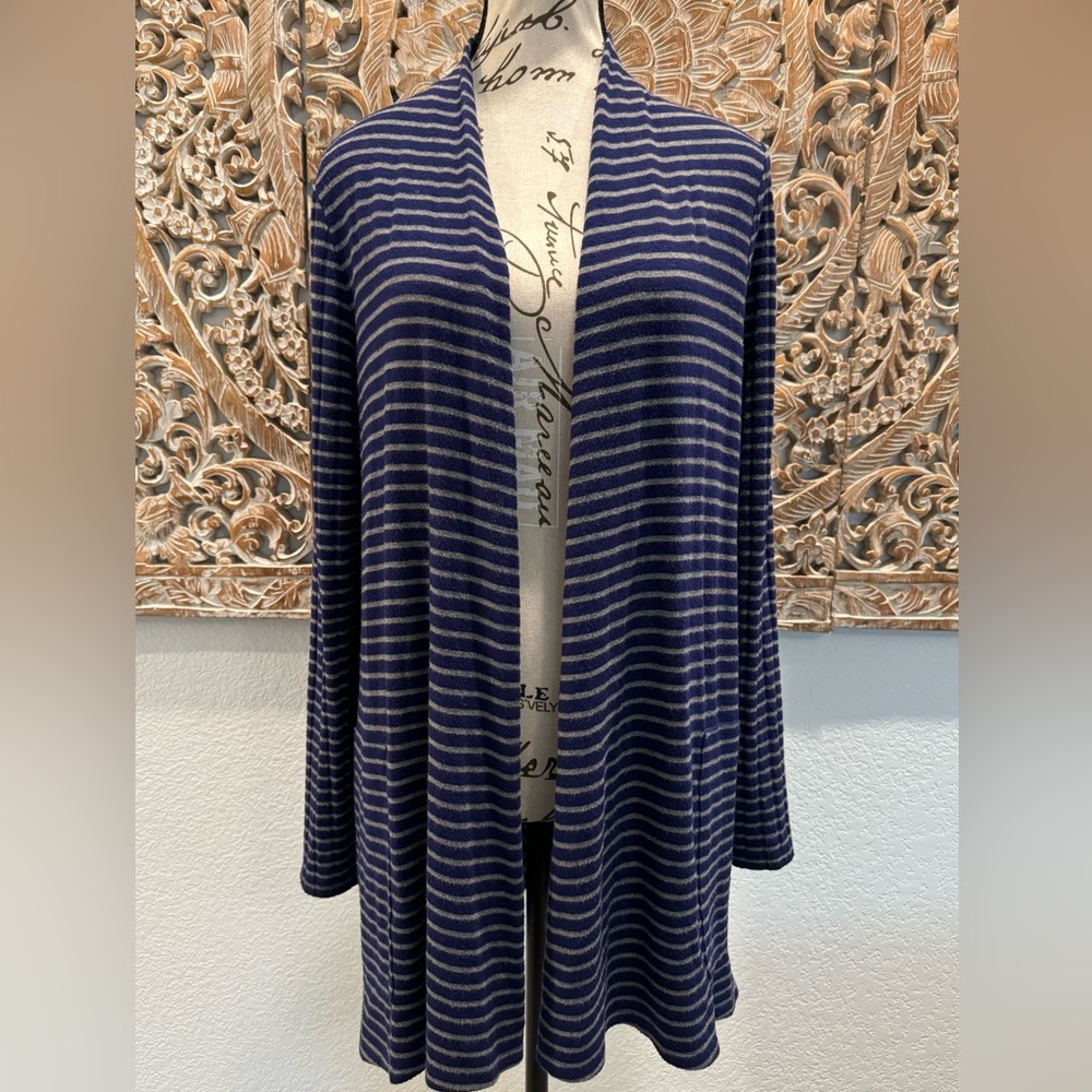 Chico’s Zenergy Cardigan, Super Soft- size 0(4-6) Generous